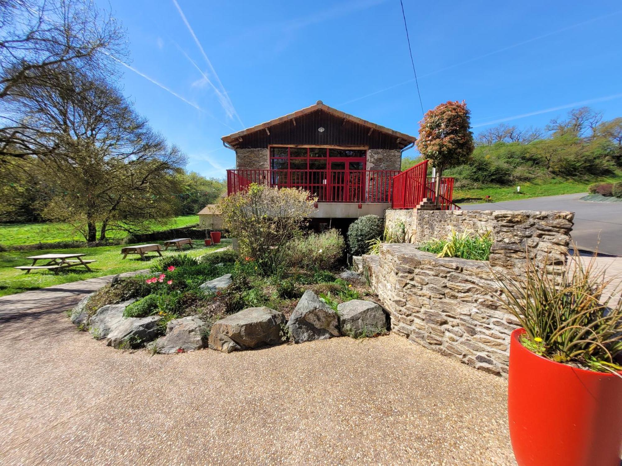 Bed and Breakfast Le Moulin De Drapras Chemille-en-Anjou Экстерьер фото